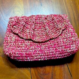 Mar y sol woven clutch!  Cute!